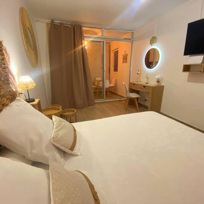 Le Cinderella Apartment Ле Диамант Екстериор снимка